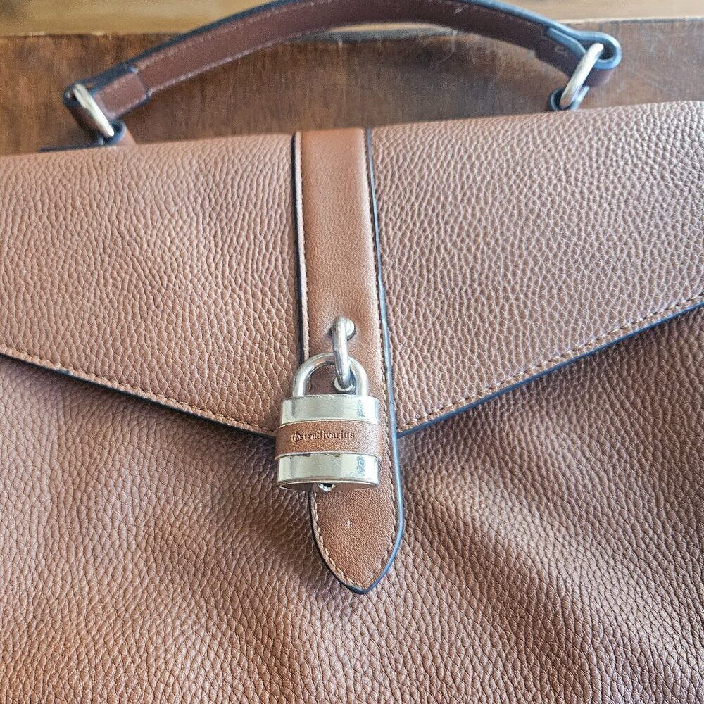 Stradivarius Crossbody Medium Faux Leather brown Purse handle strap Gold lock